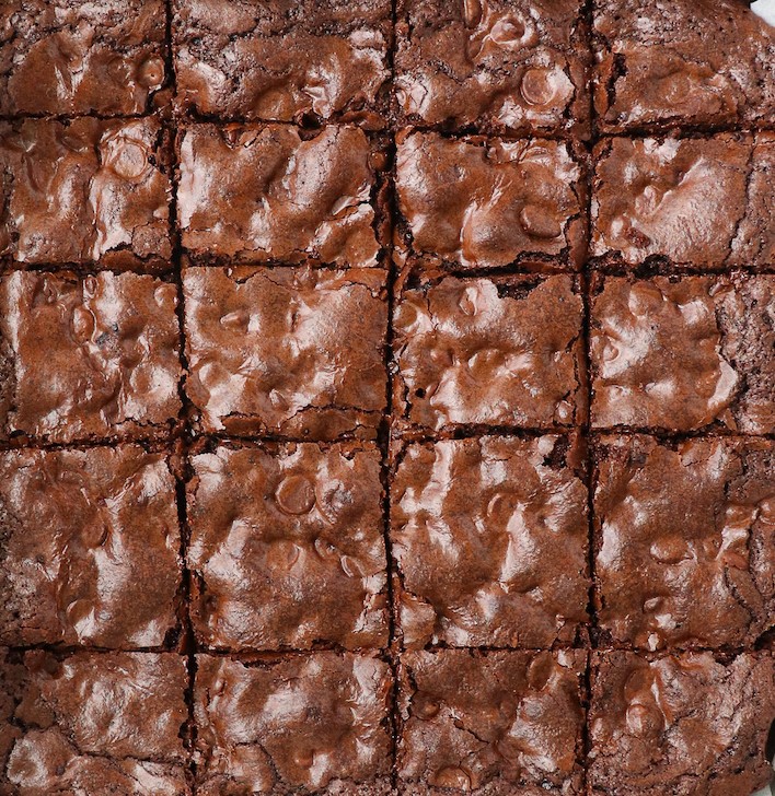 up-close picture of a pan of brownies