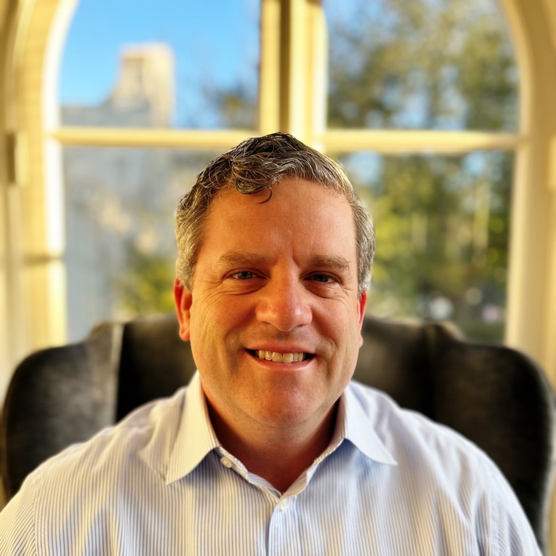 A headshot of Julien Meyer